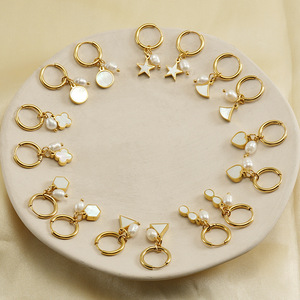 Boucles d'oreilles en acier inoxydable plaqué or 18 carats avec perles et coquillages, style européen et américain, vente en gros pour femmes - Product Image 3