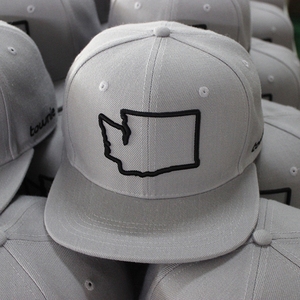 Thời Trang Mới Chất Lượng Cao Tùy Chỉnh Thêu Hóa Đơn Phẳng Trống Mens Đồng Bằng Snapback Hat Được Trang Bị Mũ - Product Image 2