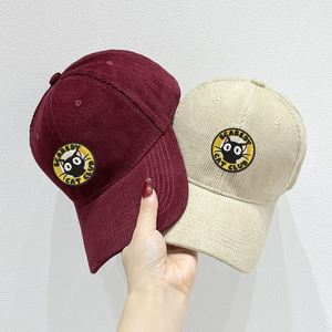 Casquettes de baseball unisexes personnalisées en velours côtelé classique, brodées avec un image sportive vintage - Product Image 1