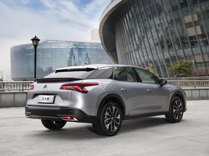Dongfeng Citroën <span class=keywords><strong>C5</strong></span> X Nuevo Automático, Volante a la Izquierda, Turbo, Gasolina, Hatchback 2023, Techo Panorámico - Product Image 5