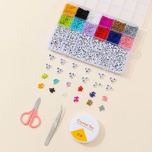 Kit de fabrication de bijoux DIY, perles acryliques colorées en forme de lettres de l'alphabet, avec cordon élastique et ciseaux pour la création de bracelets - Product Image 1