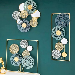 La decorazione da <span class=keywords><strong>parete</strong></span> di lusso scandinava dipinta a mano in ferro creativo eco-compatibile in metallo senza punzonatura aggiunge fascino alla <span class=keywords><strong>parete</strong></span> del <span class=keywords><strong>soggiorno</strong></span> - Product Image 3