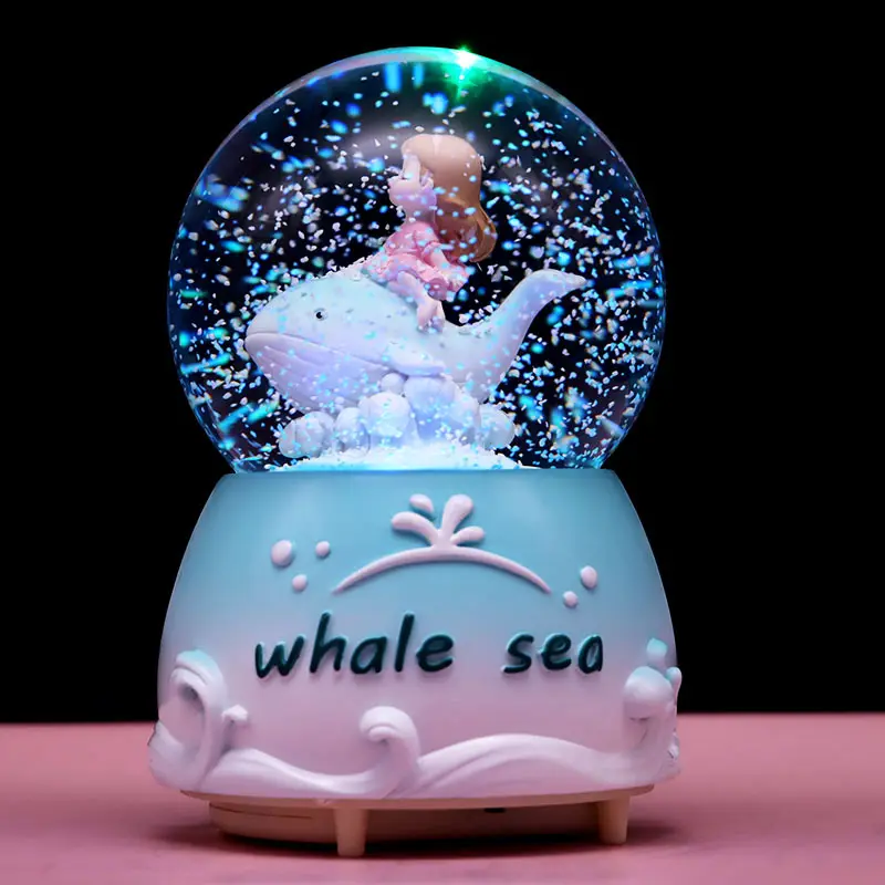 도매 푸른 바다 고래 크리스탈 공 음악 상자 오션 스타일 돌고래 장식품 음악 크리스탈 공 눈덩이 3D 홈 장식품