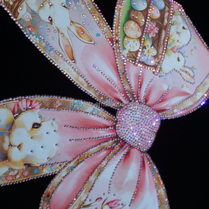 กระดาษไวนิลและคริสตัลรูปโบว์หลากสีแบบติดด้วยพลอยเทียมดีไซน์คริสตัล AB สำหรับกระเป๋าเสื้อผ้า - Product Image 3