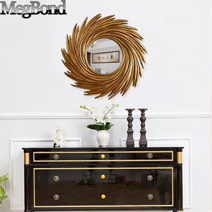 Espejo decorativo de resina dorada hecho a mano para colgar en la pared, espejo de pared decorado en forma de sol - Product Image 3