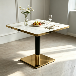 Table à manger carrée moderne avec plateau en pierre frittée et bordure dorée, piétement en métal noir et or pour usage domestique et commercial - Product Image 1