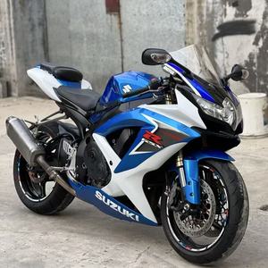 <span class=keywords><strong>Moto</strong></span> sportive à essence d'<span class=keywords><strong>occasion</strong></span> <span class=keywords><strong>Suzuki</strong></span> GSX600 599cc Moteur 4 cylindres avec freins Brembo et suspension Showa BPF - Product Image 4