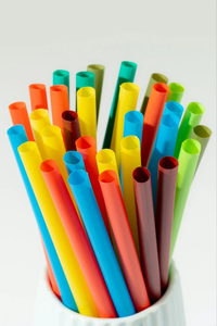 Disposable Green Cold <b>Drink</b> <b>Cup</b> Single Wall Pla/Pet U Shape Bottom <b>Drink</b> <b>Cups</b> <b>Plastic</b> <b>Cups</b> with Lids and Straws for Party Use - Product Image 4