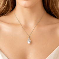 Collier Pendentif Vintage en Laiton Plaqué Or 14K de Qualité Supérieure avec Moissanite Ronde de 2,8 mm et Perle Coquillage Tour de Neige Taillée Poire de 13,5x10 mm