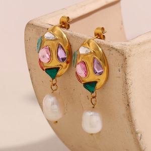 Boucles d'oreilles clous en acier inoxydable plaqué or 18 carats, style rétro européen et américain, avec zircone et perle, pour femmes, effet diamant - Product Image 6