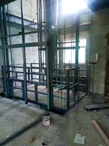 Plateforme élévatrice hydraulique pour entrepôt, vente chaude, plateforme élévatrice à rail vertical - Product Image 2