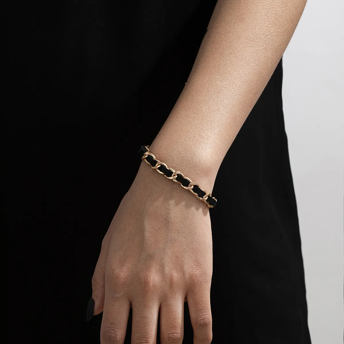 Shixin Koreaanse Fashion Gold Kleur Cubaanse Link Chain Armband Zwart Wit Koreaanse Fluwelen Cross Vriendschap Armband Voor Vrouwen Sieraden