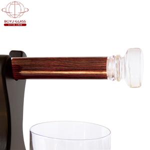 Decanter per <span class=keywords><strong>Vino</strong></span> a Forma di Mazza da Baseball con Logo Personalizzato, 800ml, Soffiato a Mano, Set Regalo per Uomini con 4 Bicchieri Riciclabili - Product Image 2