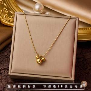 <span class=keywords><strong>Collana</strong></span> alla Moda in Acciaio Inossidabile Placcato Oro 18K <span class=keywords><strong>con</strong></span> Ciondolo a Forma <span class=keywords><strong>di</strong></span> <span class=keywords><strong>Fiocco</strong></span>, Luna e Farfalla - Product Image 3