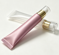 Crème pour les yeux en tube souple avec pompe à pression