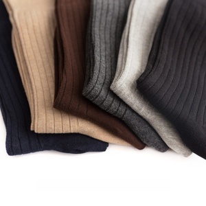 Venta al por mayor de gran tamaño de los hombres calcetines acanalados de algodón peinado cómodo Negro Beige Crew Calcetines de vestir - Product Image 2