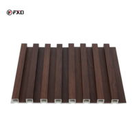 Panel de Pared Interior de WPC con Acabado de Madera de Alta Definición para Decoración de Salas de Exposiciones y Decoración de Paredes Interiores