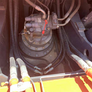 รถขุดไฮดรอลิกแบบตีนตะขาบมือสอง ฮิตาชิ ZX240 รุ่นปี 2017 ความจุบุ้งกี๋ 1.2 เมตร พร้อมมอเตอร์และปั๊มเป็นส่วนประกอบหลัก - Product Image 2