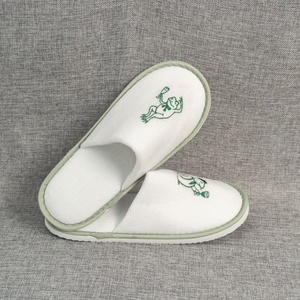 Ciabatte da Hotel all'Ingrosso, Morbide e Confortevoli in Tessuto Spugna, Antiscivolo, per Ospiti, Punta Chiusa, Uso in Hotel di Lusso - Product Image 2