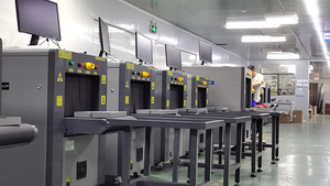 Sistema di scanner per valigie per aeroporto a raggi <span class=keywords><strong>X</strong></span> 43x33mm Multi Energy <span class=keywords><strong>Mini</strong></span> <span class=keywords><strong>X</strong></span> <span class=keywords><strong>ray</strong></span> Hand Bag Scanner bagaglio macchina per lo Screening dei pacchi - Product Image 4