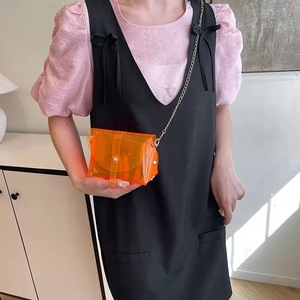 Sac à bandoulière innovant et écologique en PVC pour femme, idéal pour les occasions formelles et les soirées, style féminin, innovation révolutionnaire - Product Image 4