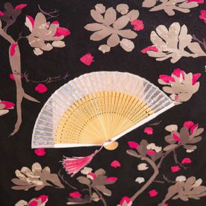 Hermoso Abanico de Bambú Retro de Alta Calidad, Tallado y Pintado con Diseño de Arte Folclórico, Plegable, con Encaje, Tema de Boda, Origen Hunan - Product Image 3