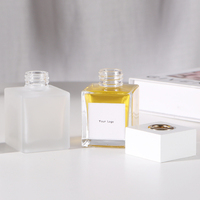 100ml personnalisé blanc bouchon en bois givré luxe carré roseau diffuseur bouteille verre vide avec bâtons