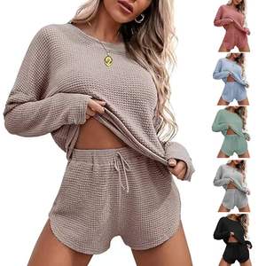 Vêtements de sport décontractés pour femmes grandes tailles en gros, respirants, couleur unie, haut à manches longues, short à lacets, pyjama de printemps, deux pièces - Product Image 1