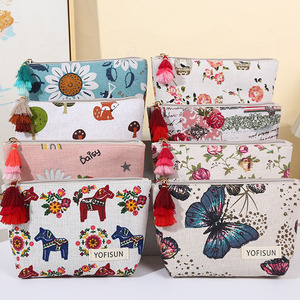 Groothandel Goedkope Vrouwen Canvas Cartoon Graffiti Print Make-Up Tas Mode Dames Cosmetische Etui Met Rits En Kwast Hanger