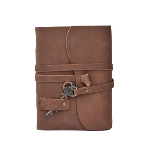 Cuaderno de cuero color canela con cierre de llave y 100 hojas, estilo vintage, a la venta a precios bajos. - Product Image 2
