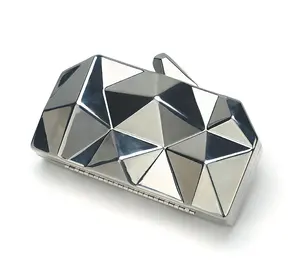 Yeni tasarım debriyaj kadın çantası elmas şeklinde demir kutu akşam çanta zinciri ile