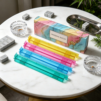 Ensemble d'accessoires de Mahjong de voyage 4 pièces, supports de tuiles de Mahjong colorés transparents antidérapants, boîte cadeau imprimée de qualité supérieure pour jeu à domicile ou en soirée