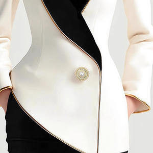 Elegante <span class=keywords><strong>Blazer</strong></span> Asimmetrico Bianco <span class=keywords><strong>con</strong></span> Risvolti Neri a Contrasto, Maniche Lunghe, <span class=keywords><strong>Blazer</strong></span> Slim da Donna, Giacca <span class=keywords><strong>Blazer</strong></span> Femminile - Product Image 3