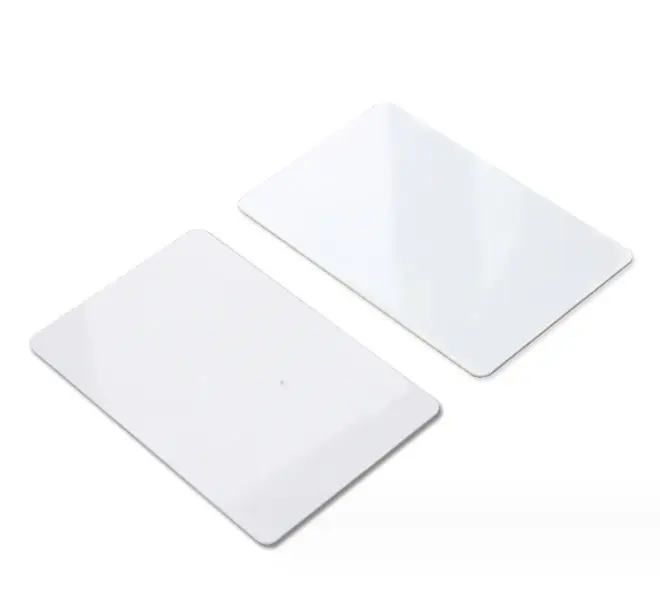 بطاقة الائتمان البلاستيكية بيضاء السادة بحجم البطاقة وبطاقة رقاقة F08 لتحكم في وصول بطاقة Rfid
