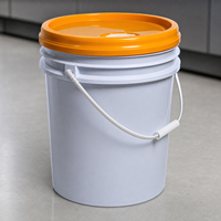 Seau en plastique réutilisable et polyvalent avec couvercle et poignée en plastique pour le traitement du bois et les travaux de jardinage