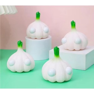 Jouet Squishy Créatif Ail avec Yeux qui S'Éventent, Légume Réaliste, Anti-Stress, Jouet Sensoriel Fidget pour Enfants, Cadeau Amusant - Product Image 4