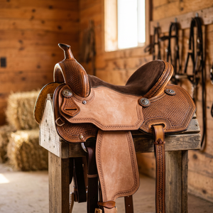 Silla de montar europea BS International NA81 estilo inglés hecha a mano, brida para caballo 100% cuero genuino, estructura de madera, herrajes SUS304 - Product Image 1