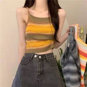 เสื้อสายเดี่ยวถักลายทางสไตล์ Spice Girl สำหรับผู้หญิง ใส่คลุมด้านนอกในฤดูร้อน สไตล์เรียบง่าย โชว์ไหล่ ทรงเข้ารูป สั้น - Product Image 1