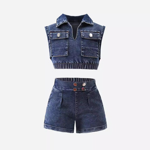 Set di Abbigliamento Casual per Bambine con Top a Collo Quadrato e Maniche a Lanterna, Gonna Plissettata con Motivo a Punti e Design in Denim con Molteplici Bottoni - Product Image 1