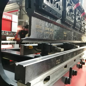 4 + 1 axes 250T HG series Single servo hydraulique-électrique hybride CNC presse plieuse pour coffrets de tôle pièces de châssis - Product Image 2