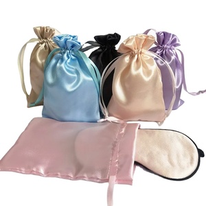 Pochette en satin personnalisée avec cordon de serrage pour cils, bijoux et cadeaux – Petits accessoires d'emballage textile - Product Image 1