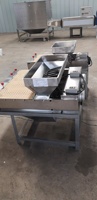Machine à éplucher les arachides à sec Éplucheur d'arachides grillées