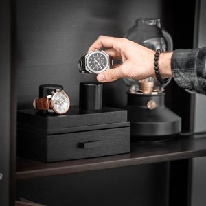 Vitrina de exhibición de reloj para <span class=keywords><strong>hombre</strong></span>, <span class=keywords><strong>organizador</strong></span> de mesita de noche, caja de reloj de nogal, soporte de exhibición - Product Image 4