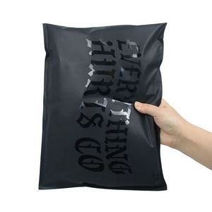 Bolsa de Embalaje para Camisetas Negra Ecológica Personalizada, Biodegradable, de Poliéster con Logotipo para Uso en Supermercados - Product Image 1