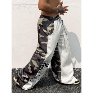 Pantalon de survêtement large pour homme en patchwork camouflage personnalisé, respirant, tissé, avec cordon de serrage et taille élastique, style streetwear et sport - Product Image 1