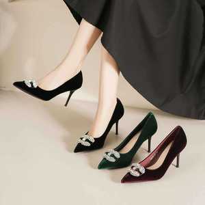 Zapatos de Tacón de Aguja con Punta en Pico y Decoración de Pedrería, Modelo 6681N-195, de Terciopelo, para Mujer, Formales, Cómodos para el Trabajo - Product Image 2