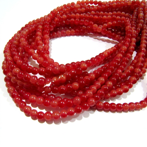 Cuentas redondas lisas de rubí teñido de 4-5 mm, se venden por hebra de 8 pulgadas de largo. - Product Image 1