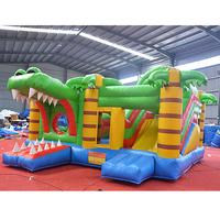 Château gonflable géant en PVC personnalisé gratuit, équipement de jeux aquatiques de type château, marque UNIV, garantie de 2 ans, prix direct usine