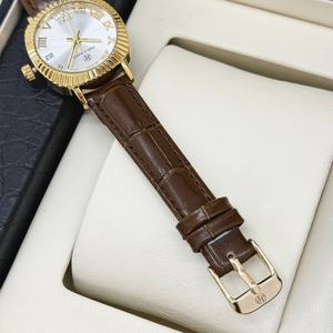 Montre pour femme en quartz de luxe OEM ODM, étanche, bracelet en cuir de haute qualité, logo personnalisé, type commercial, boîtier en alliage, cadran en verre, aiguille - Product Image 4