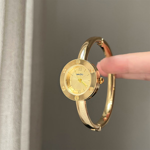 Nuovo Orologio <span class=keywords><strong>da</strong></span> <span class=keywords><strong>Donna</strong></span> <span class=keywords><strong>Vintage</strong></span> 2026, Semplice Orologio a Bracciale Dorato, Stile Alla Moda, Individualista, Romantico e Trendy di Alta Gamma - Product Image 4